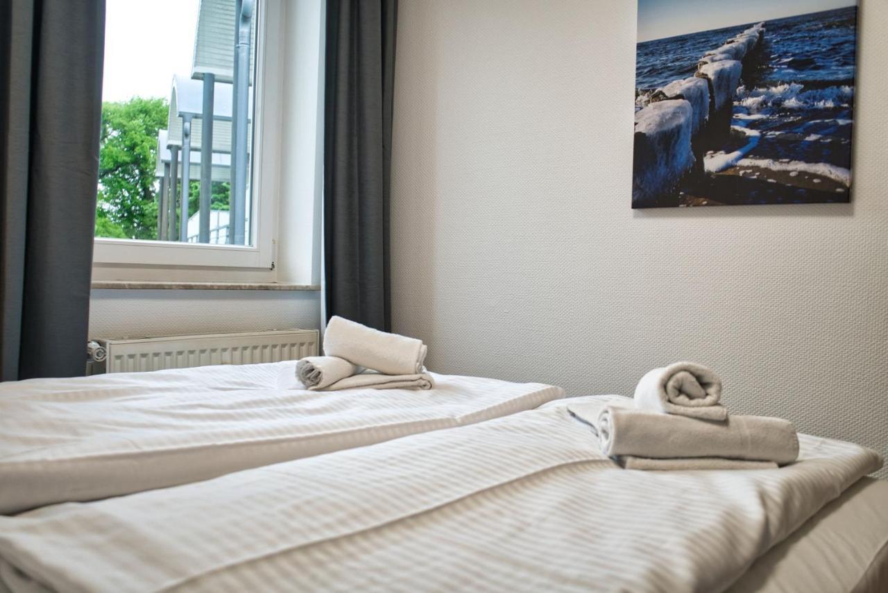 Strandnah, Balkon, Ahoi Erlebnisbad Gratis In Sellin - Strandresidenz Brandenburg Fewo 36 เกอเรน ภายนอก รูปภาพ